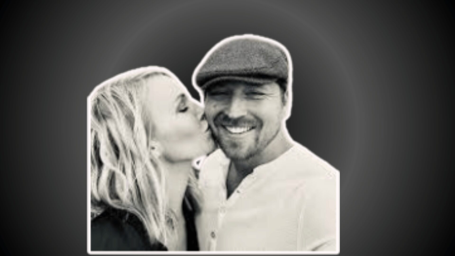 Kelli Giddish Husband